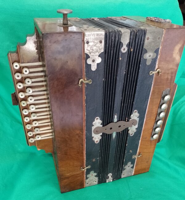 Antigo Acordeon 6 baixos - século 19