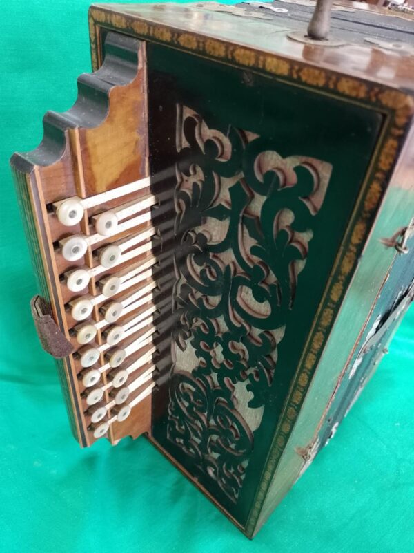 Antigo Acordeon 6 baixos - século 19 - Image 5